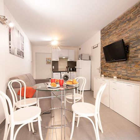 Le Victoria, Centre Ville , Plage Et Parking Gratuit Sainte-Maxime Kültér fotó