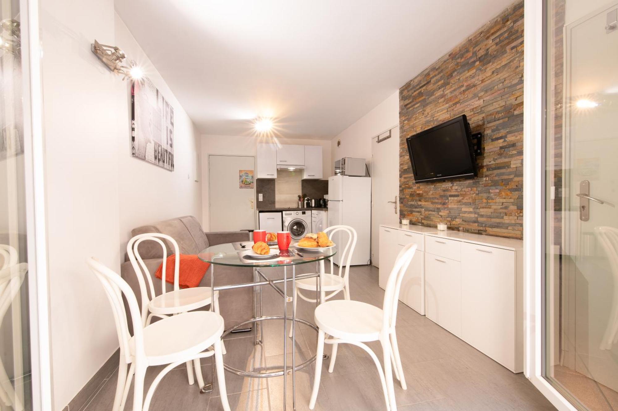 Le Victoria, Centre Ville , Plage Et Parking Gratuit Sainte-Maxime Kültér fotó