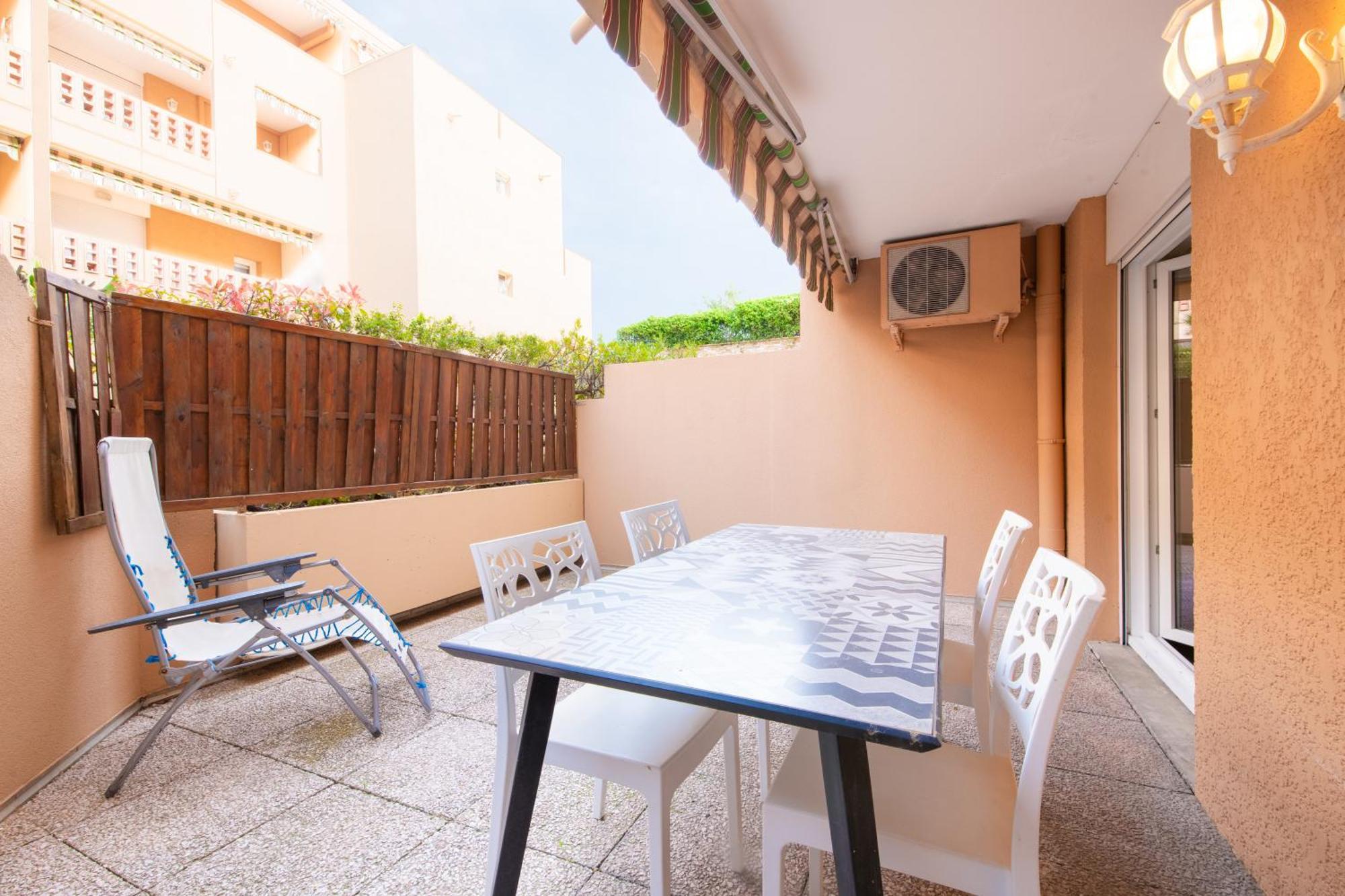Le Victoria, Centre Ville , Plage Et Parking Gratuit Sainte-Maxime Kültér fotó