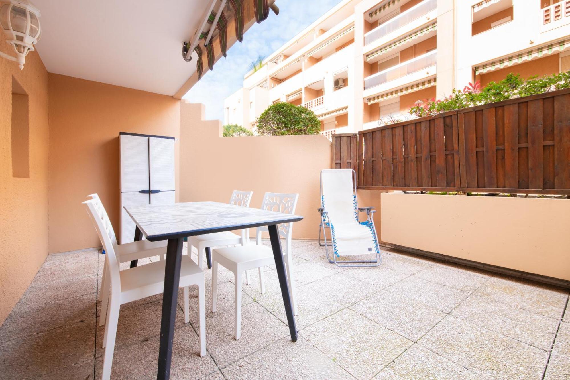 Le Victoria, Centre Ville , Plage Et Parking Gratuit Sainte-Maxime Kültér fotó